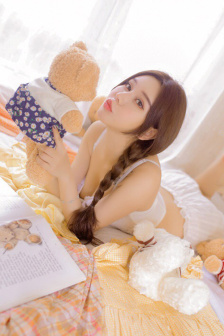 女机械人